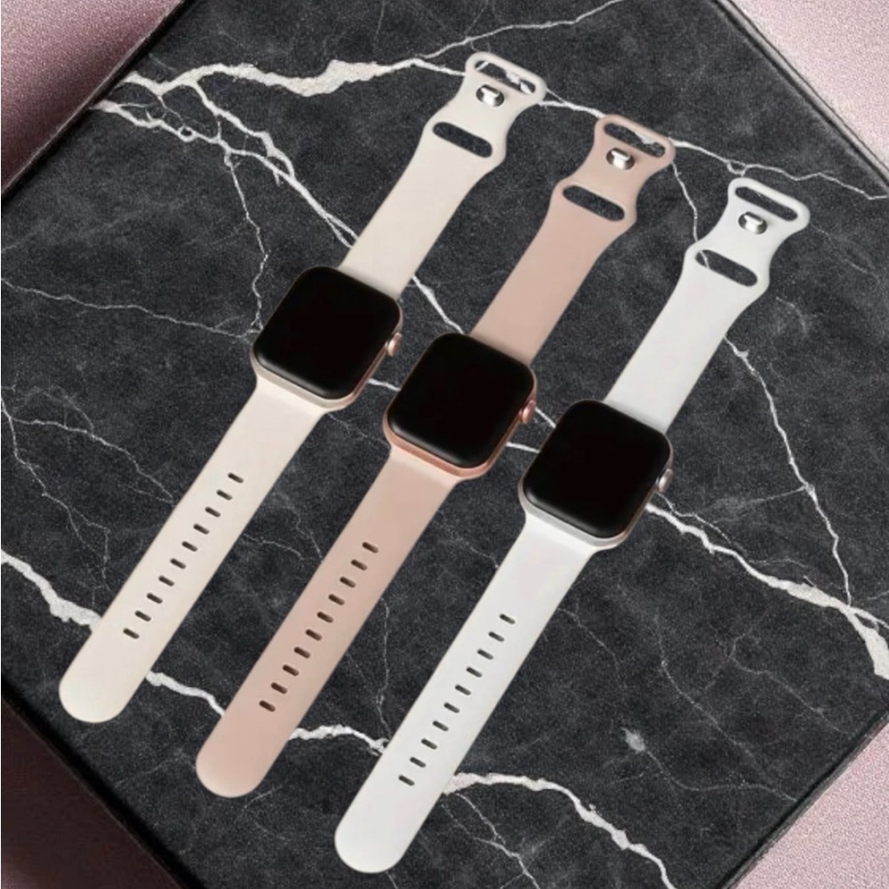 Smartwatch with white, peach, sand colors 3 Bands Staps for Apple Watch 38/40/41